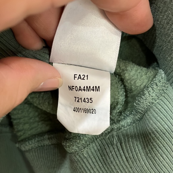 The North Face Hoodie size M - Picture 5 of 6